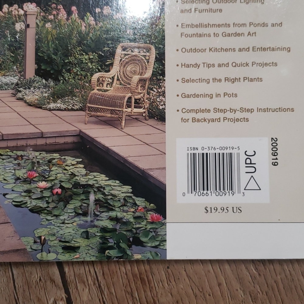 Books - Picture 3 of 7